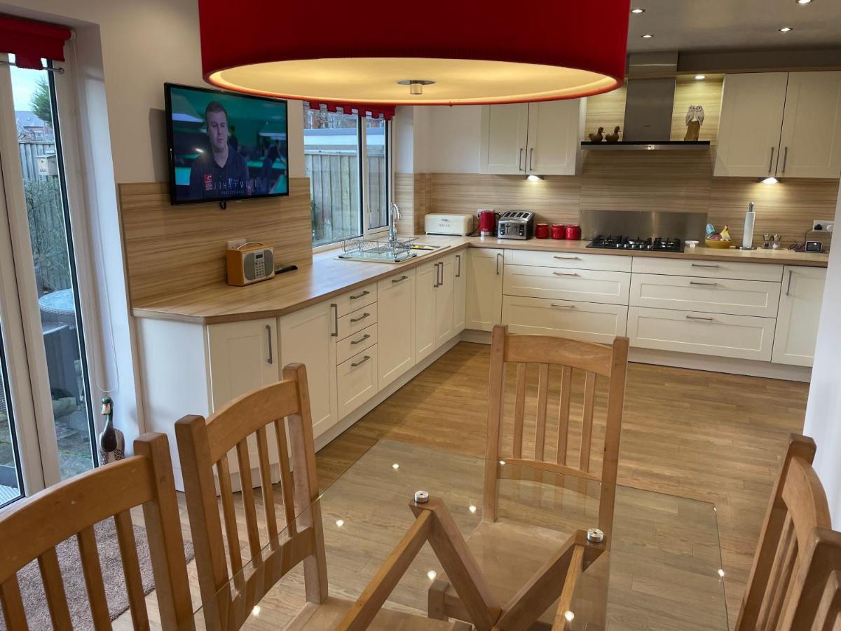 'Sounion' - Fabulous, Spacious Modern House With Large Private Garden In Leafy Lytham Литам-Сент-Эннс Экстерьер фото