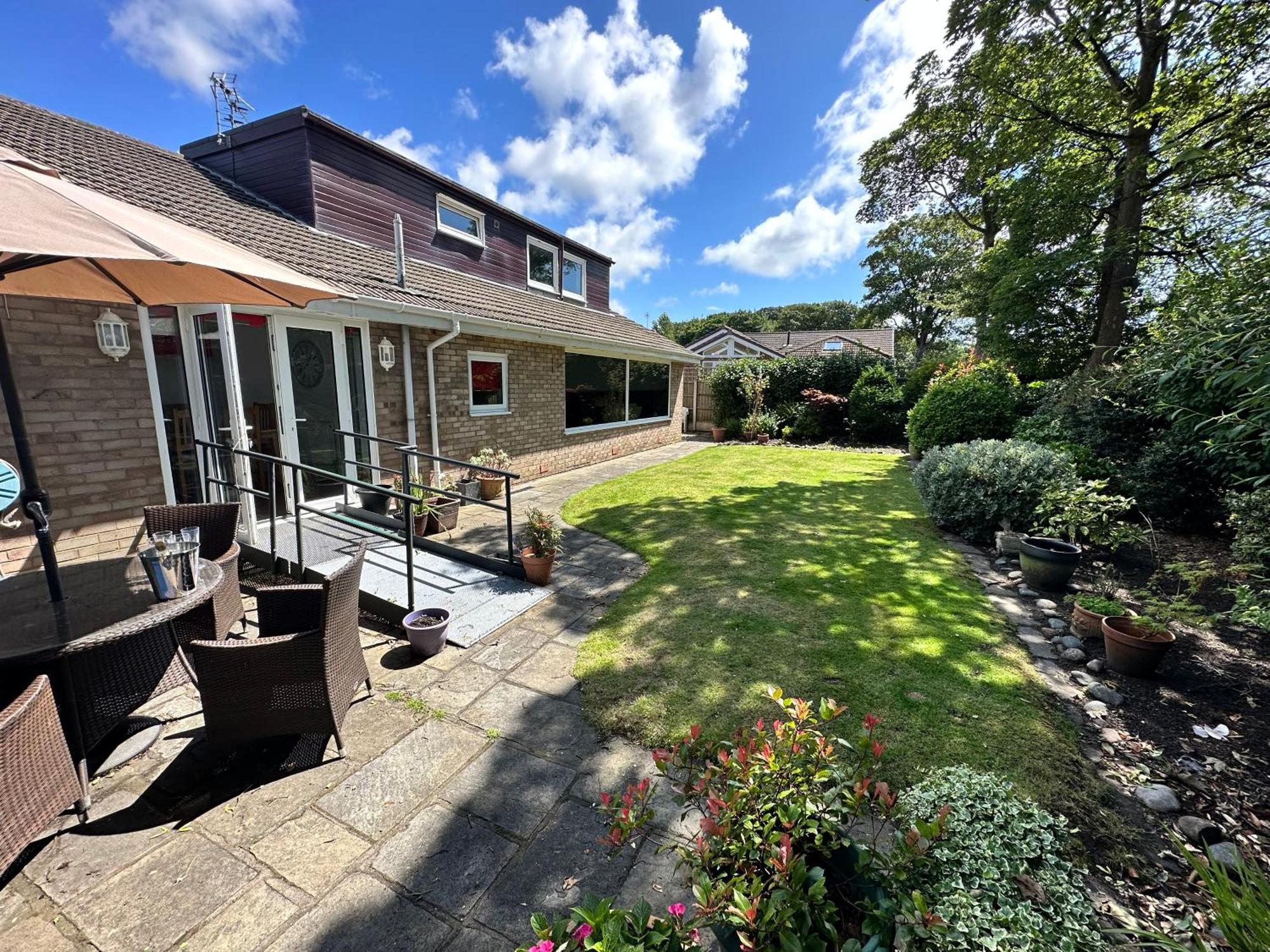 'Sounion' - Fabulous, Spacious Modern House With Large Private Garden In Leafy Lytham Литам-Сент-Эннс Экстерьер фото